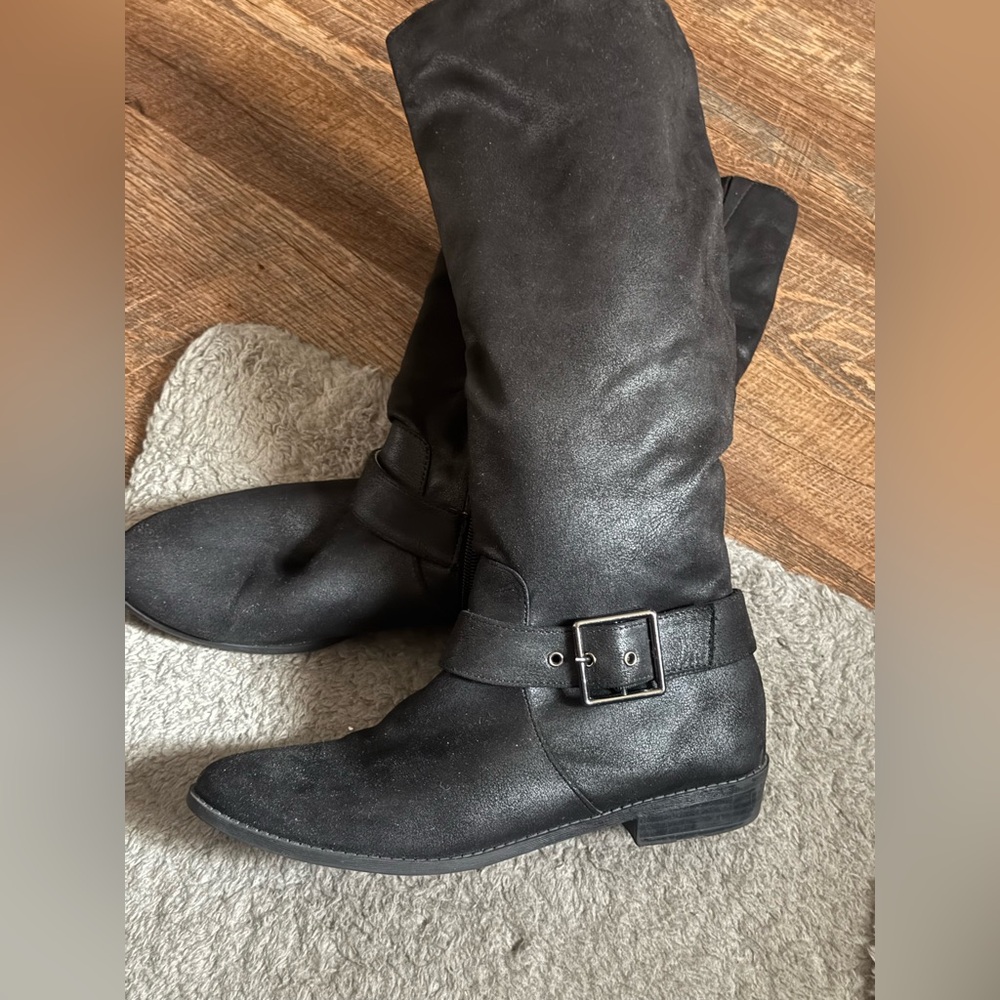 Women's Black Knee-High Boots